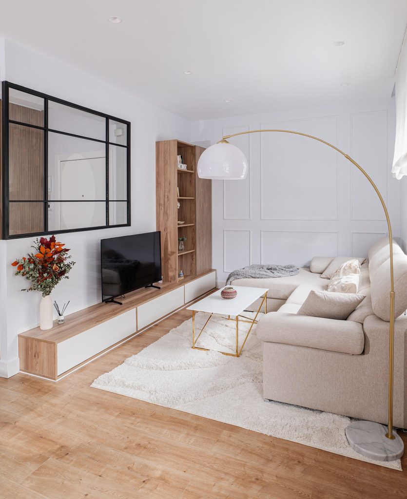 armarios-los-chopos-mueble-de-salon-en-madera-con-cajones-blancos-ok